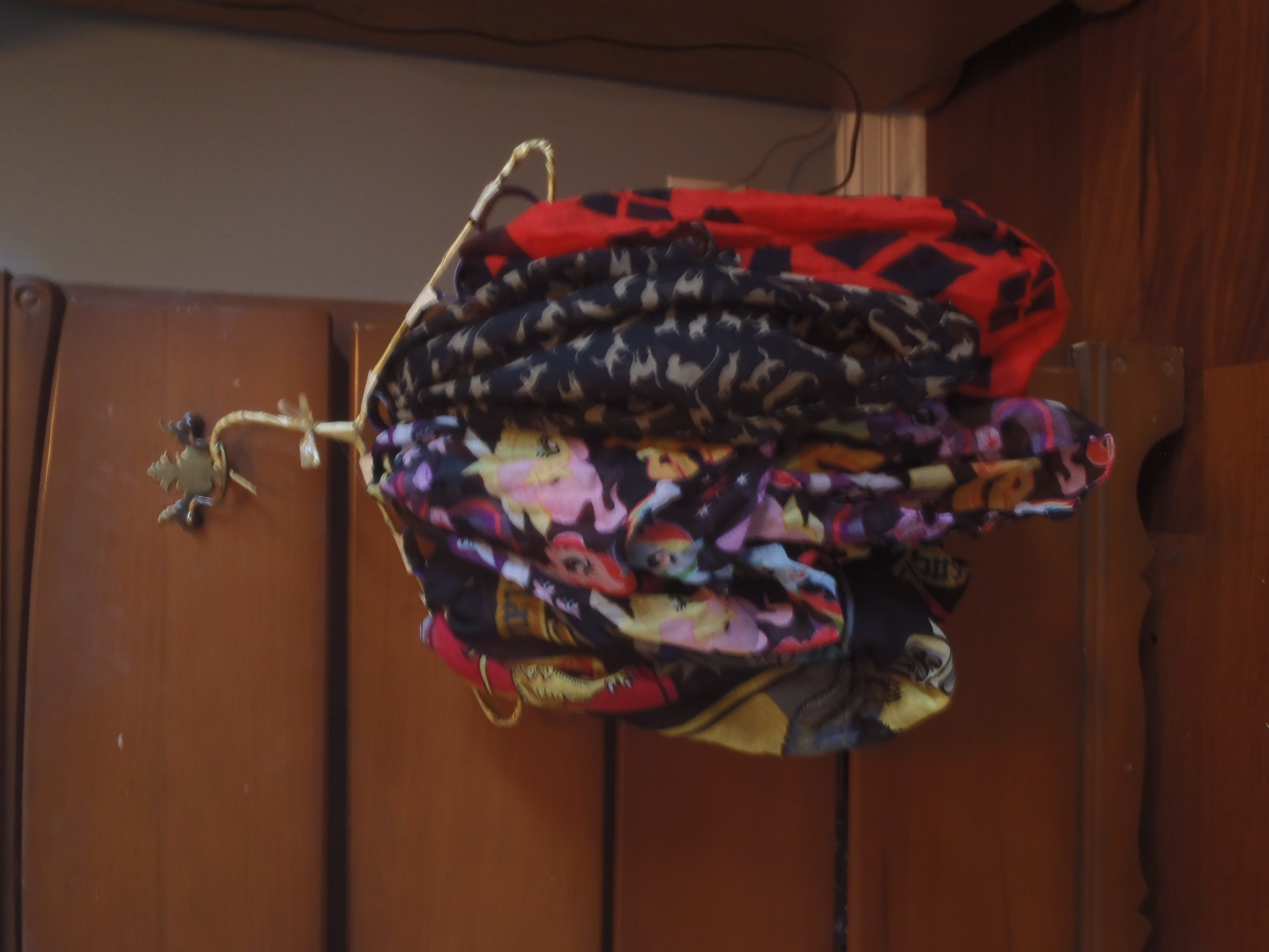 Scarf Organizer - Craft Cycle